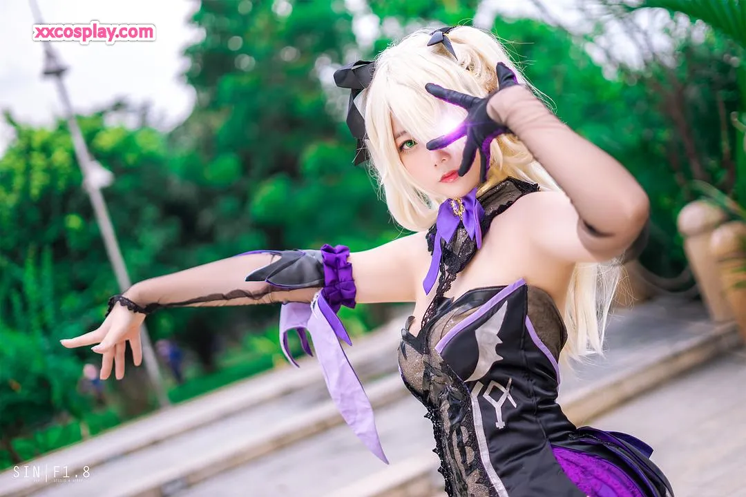 Messie Huang as Fischl - Genshin Impact Cosplay